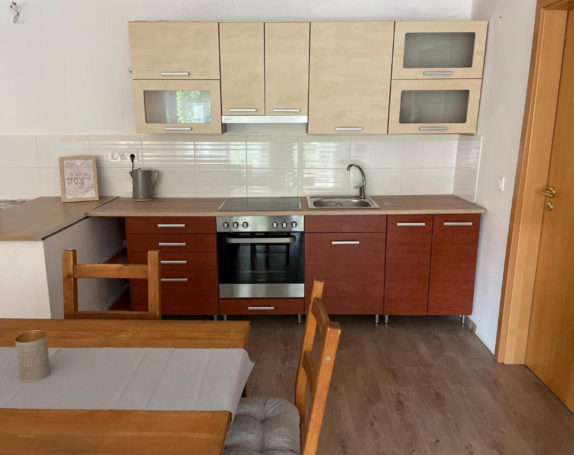 Boni Apartman Miskolc Exteriör bild