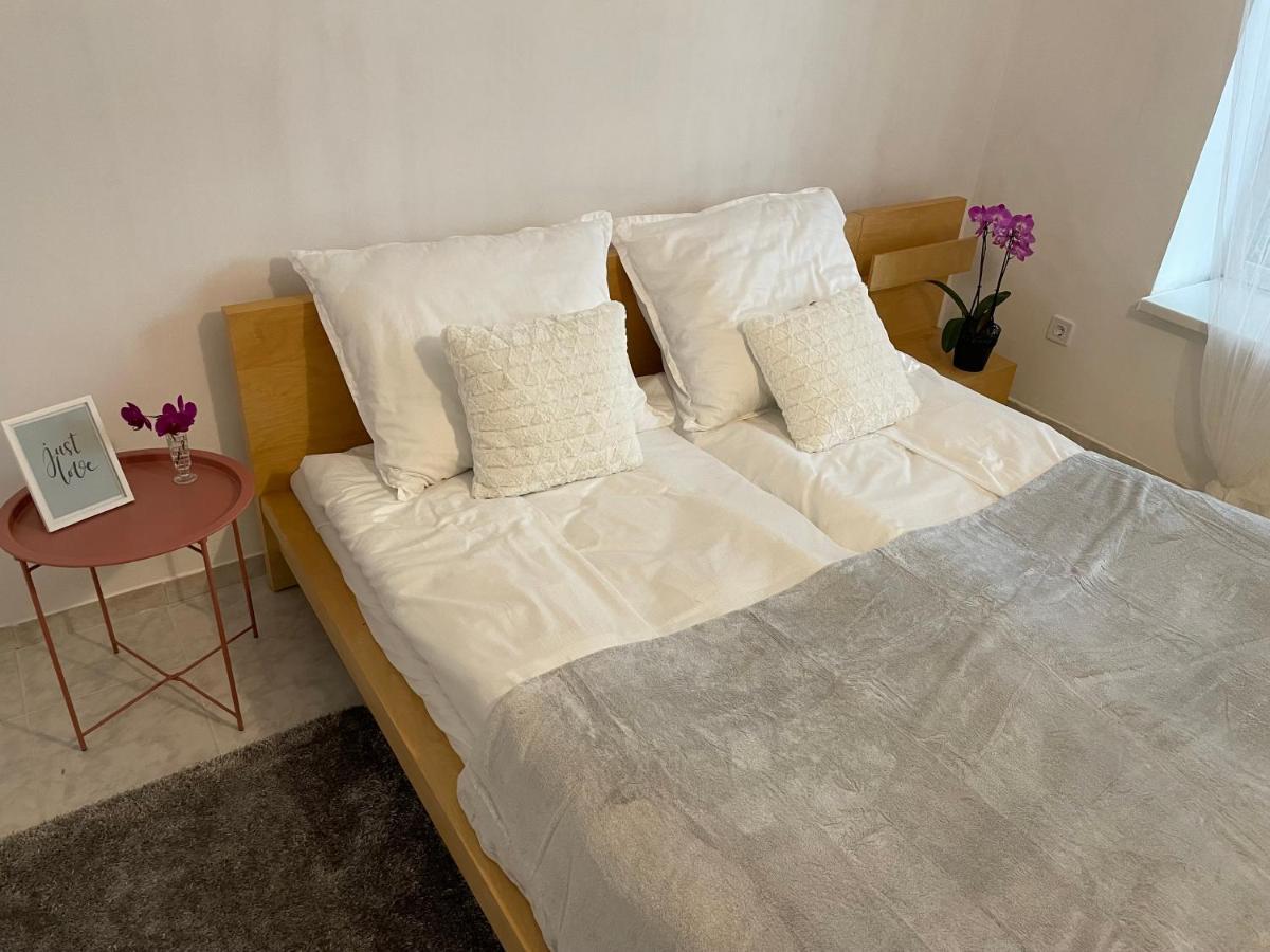 Boni Apartman Miskolc Exteriör bild